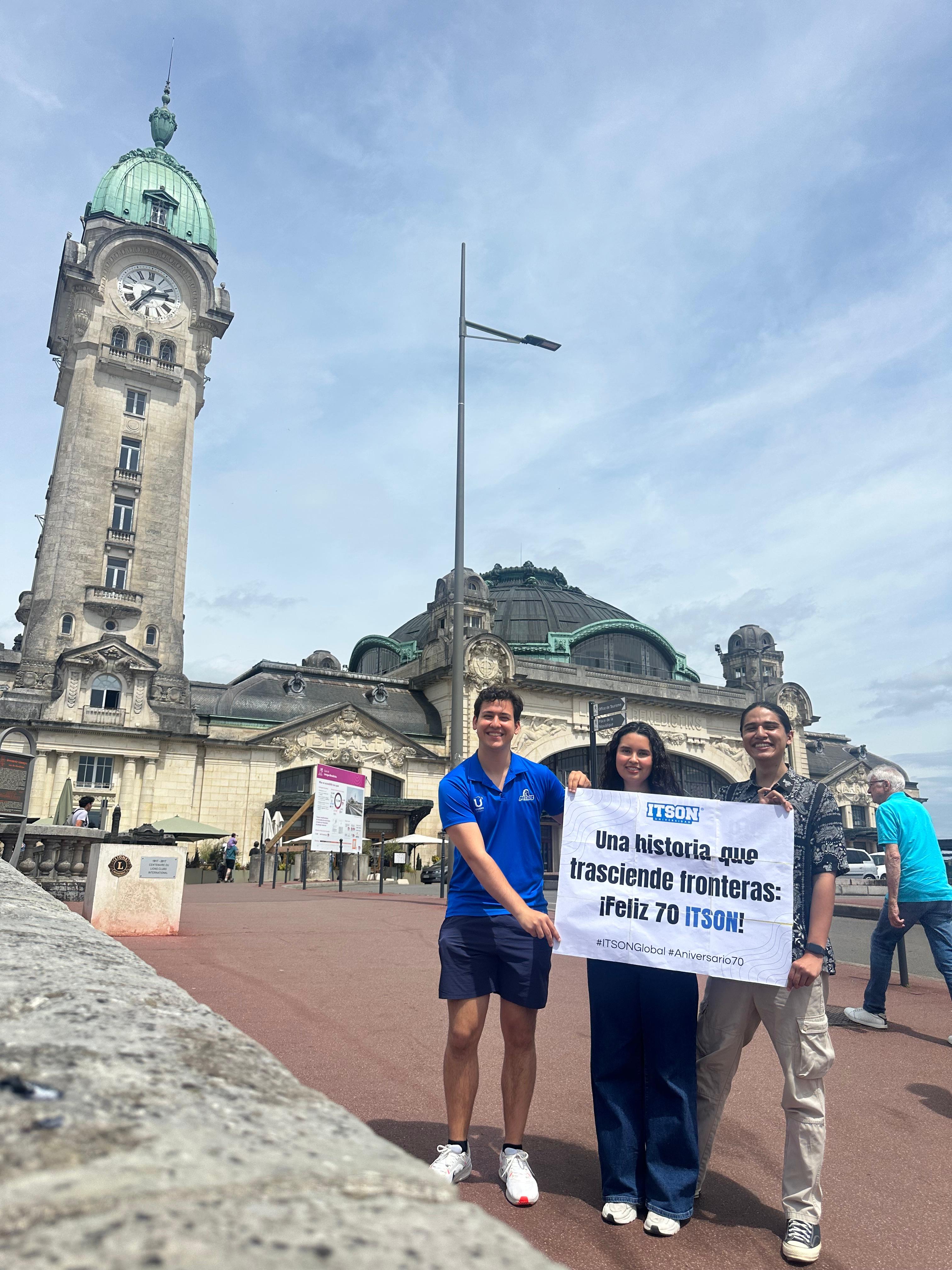 Nombres: Jose Javier Padilla Sanchez, Karen Vanessa Murua Diaz y Jared Jesus Vega Valenzuela<br>
                Programa educativo: Ing Químico<br>
                Universidad: University of Limoges<br>
                Lugar: Limoges, Francia