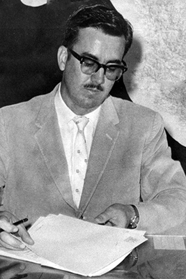 Dr. Julio Ibarra Urrea